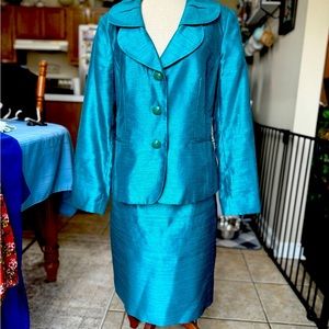 Vintage 2 piece woman’s suit